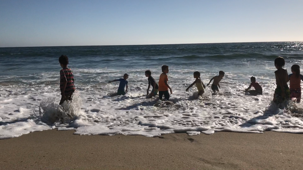 Children_at_the_Beach